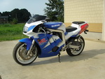 �������� �� ������ �������� Suzuki GSX-R400R 1993 ���� 11